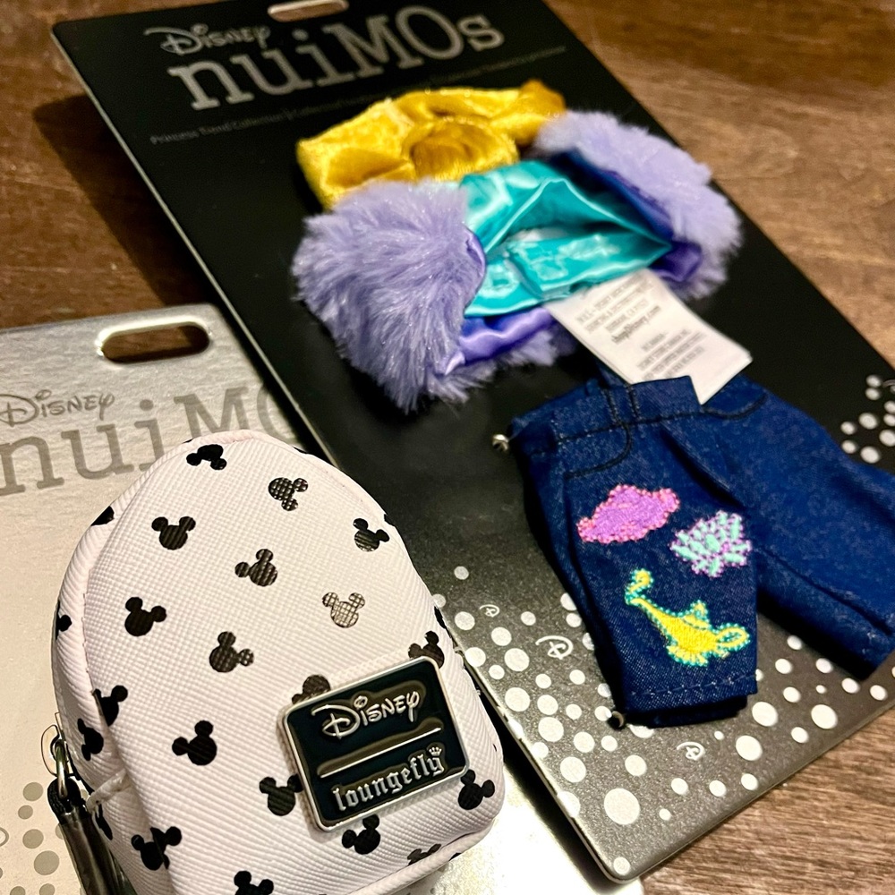Nuimos bundle- Jasmine outfit NWT and Loungefly backpack